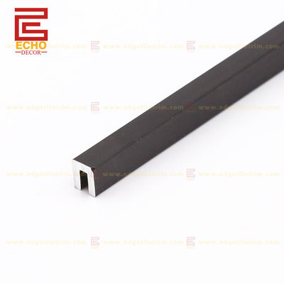 Zwarte aluminium tegels, afwerking, backsplash, wandtegels, randstroken 15 mm