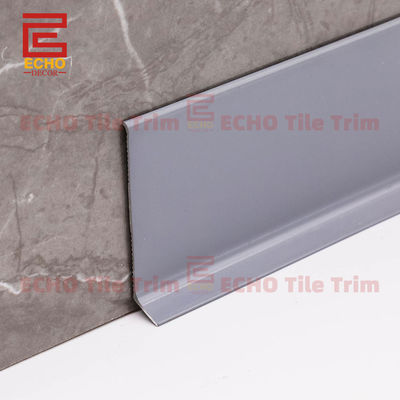 Moderne aluminium grijze plintafwerking en plintprofielen