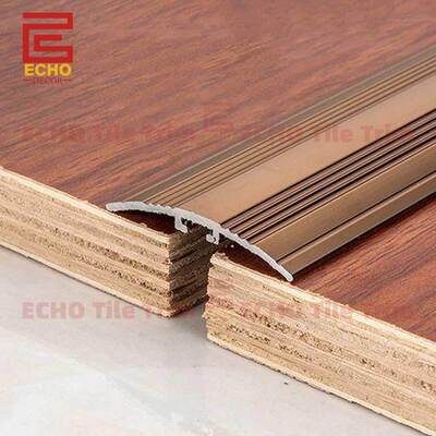 Hardhout naar tegelverdeler Vloerovergangsstrips op dezelfde hoogte